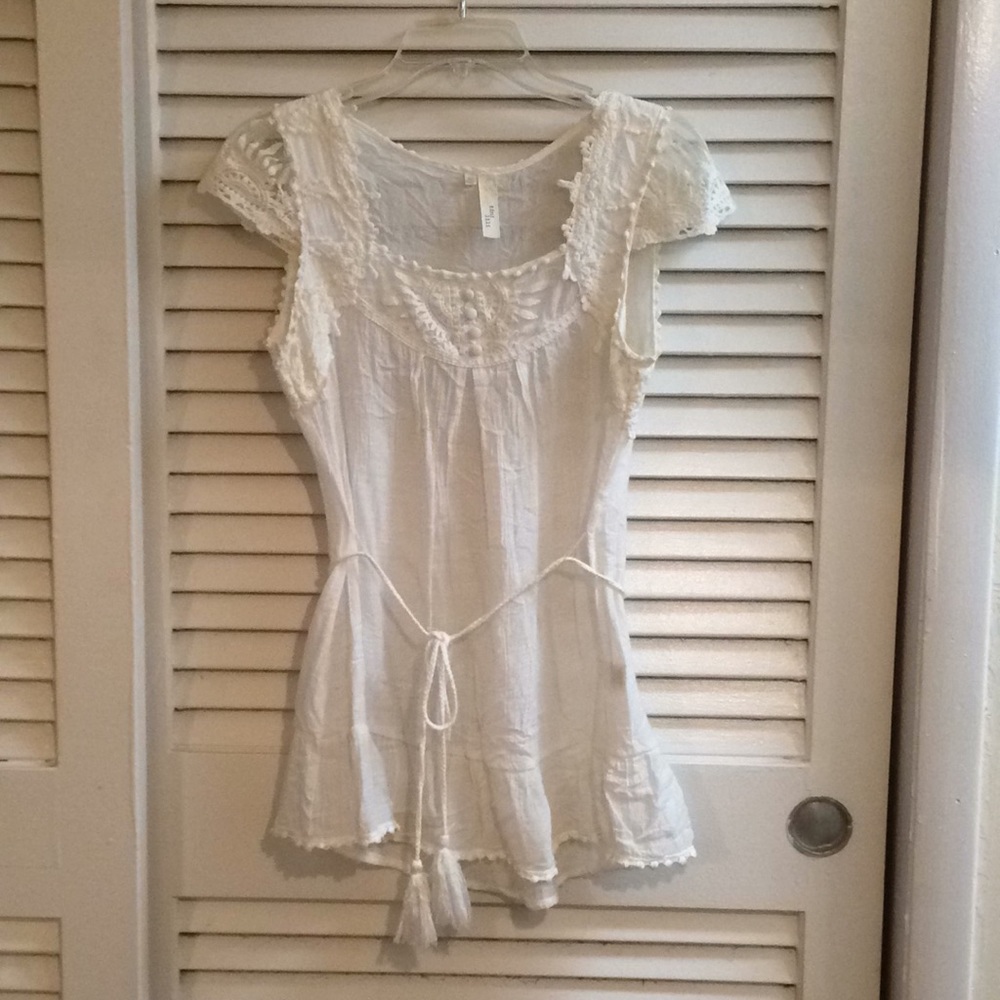 Pretty little white top